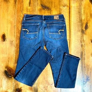 AE American Eagle Skinny jeans size 0 short. Super stretch. Nice condition!